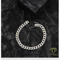 Bracelet cubain entièrement serti de pierres de laboratoire, avec des pierres à l'aspect diamant serties à la main et une finition luxueuse et imposante