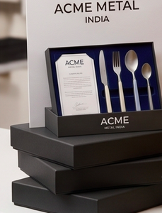 Ensemble de couverts minimalistes ACME en acier inoxydable avec manche en bois, finition dorée PVD, résistant à la rouille, pour mariage, fête et restaurant - Product Image 4