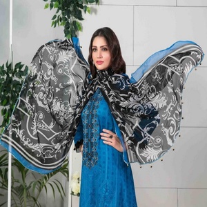 Tawakkal Volume Eashal Costume de pelouse en viscose brodé 3 pièces Beaux modèles Tenue de soirée décontractée Salwar Kameez Usage quotidien - Product Image 4