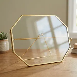 Cadre photo octogonal en métal au design artisanal avec finition laiton pour décoration de table, cadre photo en verre laiton pour la maison - Product Image 3