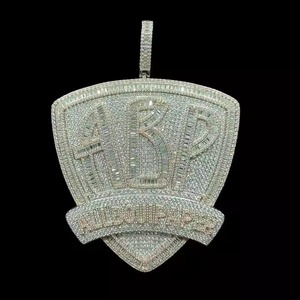 Pendentif en or plaqué or de qualité supérieure avec diamants, bijoux de charme Hip Hop avec finition argentée pour hommes et femmes - Product Image 3