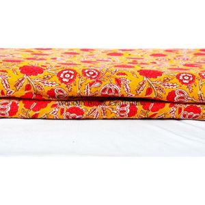 ผ้าฝ้ายอินเดียคุณภาพสูงขายส่ง งานแฮนด์เมดจากเมืองชัยปุระ ลายพิมพ์บล็อกแบบซางานีรี เป็นมิตรกับสิ่งแวดล้อม น้ำหนักเบา เหมาะสำหรับทำกระเป๋า เสื้อผ้า และงานตัดเย็บอื่นๆ - Product Image 6