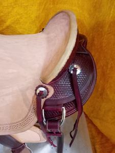 ROYAL INTERNATIONAL Ensemble de sellerie western en cuir durable de haute qualité, avec selle Big Horn enveloppée, arceau en fibre de verre et accastillage en acier inoxydable - Product Image 4