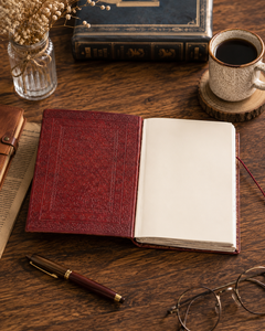 Diario de Cuero Clásico con Páginas en Blanco para Notas Diarias, Cuaderno de Cuero de Lujo para Viajes, Diario Personal y Dibujo - Product Image 1