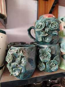 Tasses à café en céramique à motif cerise, faites à la main, design mignon, blanches avec des points roses, lavables au lave-vaisselle, pour un usage domestique - Product Image 6