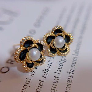 Boucles d'oreilles en argent S925 de style rétro haut de gamme coréen, nouvelles boucles d'oreilles tendance en perles de camélia, bijoux célèbres sur Internet - Product Image 2