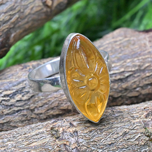 Bague Statement Vintage pour Femme Anvika Gems Jewels, en Argent Plaqué Oxydé Fait Main, avec Pierre Précieuse Citrine Sculptée et Sertie en Bezel - Product Image 1
