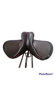 Silla de Montar Inglesa de Cuero para Salto, Cómoda y Duradera, con Estructura de Madera y Herrajes de Latón Niquelado - Product Image 5