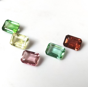Lot de 5 pierres précieuses en tourmaline zambienne calibrée, taille émeraude, multicolores pastel, 100 % naturelles, 8x6 mm, 7,85 carats - Product Image 4