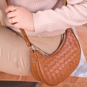 Sac à bandoulière pour femme en similicuir fait main, imperméable, avec fermeture éclair, design écologique et tendance, vente en gros, quantité importante - Product Image 2