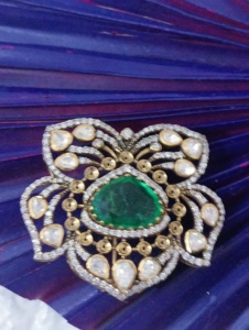 Broche en dobleto verde con baño de oro y piedra polki en plata 925 para boda, broche hecho a mano para hombre, para fiesta. - Product Image 2