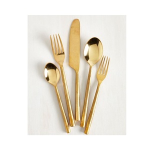 Collection d'ustensiles présentant un design de poignée détaillé, une construction en acier massif et une finition sophistiquée pour une expérience culinaire améliorée - Product Image 1