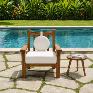Fauteuil de piscine de luxe en teck avec siège rembourré et table d'appoint assortie pour villa, complexe hôtelier, hôtel - Product Image 1