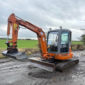 Mini-excavatrice Hitachi moderne, adaptée aux travaux de drainage, à l'installation de canalisations et aux tâches d'excavation quotidiennes pour les travaux lourds. - Product Image 5