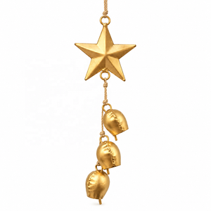 Estrella Colgante Dorada Facetada con Tres Campanas Redondas de Hierro, Detalles en Relieve y Detalles de Cuerda Entrelazada - Product Image 1