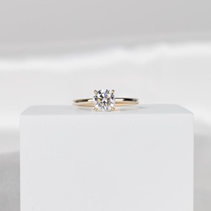 แหวนเพชรสร้างในห้องปฏิบัติการ 0.90 กะรัต รับรองโดย IGI รุ่น E VVS ทรงกลม แหวนเพชรเม็ดเดี่ยว ทอง 14K แหวนขอแต่งงาน - Product Image 5