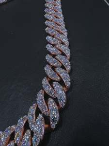 Collier unisexe en or rose plaqué, chaîne cubaine glacée en moissanite VVS, taille ronde brillante, idéal pour mariage ou cadeau - Product Image 2