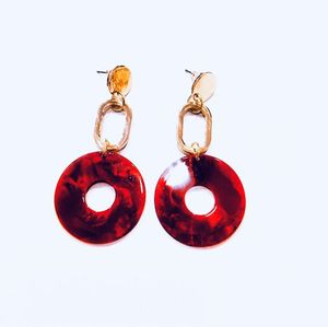 ต่างหูเรซิ่นทำมือรักษ์โลกพร้อมดีไซน์ศิลปะที่เป็นเอกลักษณ์ - Product Image 2