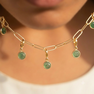 Collier à maillons plaqué or pour femmes avec pendentifs ovales en pierre verte sertie de clos - Product Image 3