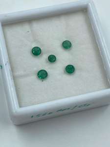 Pendentif en émeraude verte naturelle de Zambie de qualité supérieure, taille brillant ronde, 1,68 carat, 4-4,5 mm, bijoux fins en gros - Product Image 3