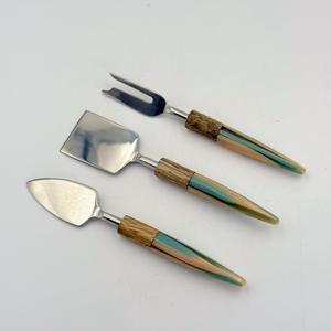 Ensemble d'outils de découpe de fromage en acier inoxydable, design unique, fait main, en métal, bois et résine, nouvelle collection, vaisselle occidentale - Product Image 3