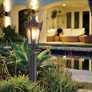 Lanterna da Esterno Vintage Crown 22 Pollici con Paralume in Vetro Trasparente e Base in Metallo Anticato, Lampada da Tavolo Decorativa Impermeabile - Product Image 3