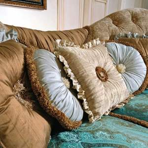 Juego de Sofás de Madera de Caoba Tallada en Color Marrón Dorado Clásico de Lujo para Hotel Emma, Muebles de Sala de Estar de Estilo Europeo con Relleno de Esponja - Product Image 4