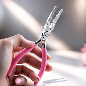 Pince professionnelle classique pour extensions de cheveux, 6 pouces, argentée avec poignée noire, pour l'installation et le retrait - Product Image 4