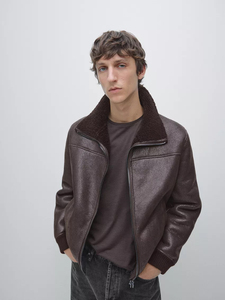 Chaqueta de Cuero Genuino para Hombre, Estilo Motero, Cuello Alto, Cierre de Cremallera, Impermeable, Resistente al Viento, Forro de Piel Sintética, Logotipo Delantero y Trasero, Corte Regular, Invierno - Product Image 4