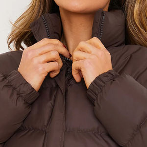 Oversized Polyester <b>Cropped</b> <b>Puffer</b> <b>Jackets</b> for Ladies Warm Winter Bubble Coat with Detachable Collar and Zipper Closure - Product Image 4