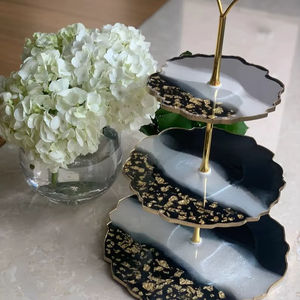 ชั้นวางเค้กเรซิ่น 3 ชั้น ทำมือ สำหรับคัพเค้กและขนมหวาน ดีไซน์ทันสมัย หรูหรา เป็นมิตรกับสิ่งแวดล้อม สำหรับใช้ในบ้าน และนำเข้าจากอินเดีย - Product Image 1