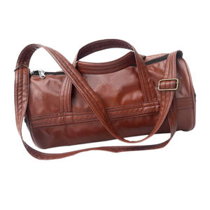 Sac de sport unisexe vintage en cuir véritable noir, durable, pour week-end, voyage, nuitée, 20-35L, petit sac de transport avec compartiment humide et ceinture de transport - Product Image 4