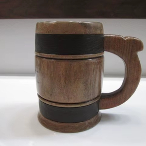 Chope à bière avec poignée en métal - Product Image 1