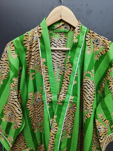 Bata Kimono de Algodón Suave y Transpirable con Estampado de Dibujos Animados Naaz Textile para Mujer, Camisón de Verano Hecho a Mano ODM con Cuello en V y Cintura Elástica - Product Image 4