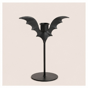 Candelabro de Murciélago de Hierro Negro Mate para Velas Cónicas, Centro de Mesa Espeluznante para Halloween y Decoración Gótica Vintage para el Hogar - Product Image 1