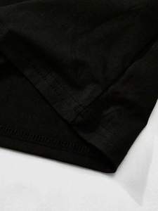 เสื้อยืดโอเวอร์ไซส์ผู้ชายสีดำลายกราฟิกตัวอักษรประดับเพชรแบบขายส่ง ผลิตตามสั่ง ผ้าฝ้าย 100% สไตล์สตรีทแวร์ OEM Y2K ทรงบ็อกซี่ คอกลม - Product Image 4