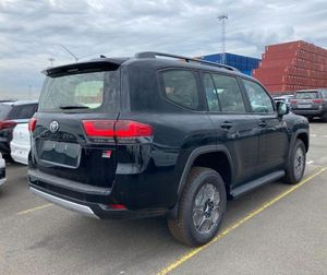 Toyota Land Cruiser 300 GR Sport First Edition d'occasion de haute qualité, nouvel arrivage, voitures propres et bien entretenues à vendre - Product Image 3