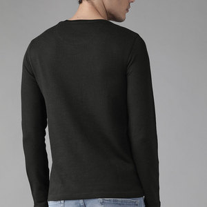 Camiseta Ligera de Tela Waffle, Cómoda, Estilo Minimalista, para Uso Diario, Tejido Waffle Texturizado, Suave y Moderna, Ropa Urbana con Estilo - Product Image 2