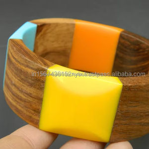 Brazalete de moda multicolor de madera y resina, elegante joyería de diseño conjunto hecha a mano para mujeres y niñas - Product Image 1