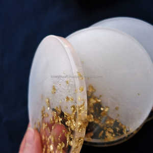 แผ่นรองแก้วเรซินออกแบบเป็นเอกลักษณ์แผ่นรองแก้วชาและแผ่นรองเบียร์สีขาวและสีทองสำหรับตกแต่งโต๊ะในห้องครัว - Product Image 5