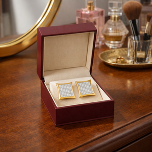 Pendientes de Diamante de Corte Sencillo en Oro Amarillo de 10K |   Pendientes Elegantes con Racimo de Diamantes Cuadrados para Mujer, Joyería Fina para Uso Diario - Product Image 2