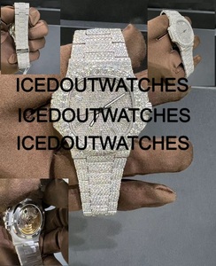 Reloj Deportivo para Hombre con Cronógrafo, Diamantes de Imitación Moissanite, Acero Inoxidable, Baño de Oro Blanco, 40 mm, Resistente al Agua 10 Bar, Correa de 20 mm - Product Image 3