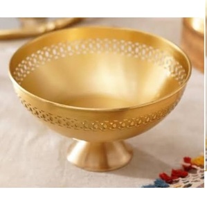 Bol en métal décoratif sculpté à la main pour servir salades, fruits, desserts et snacks – Idéal pour la maison, l'hôtel et le restaurant – Vaisselle pour usage quotidien - Product Image 6