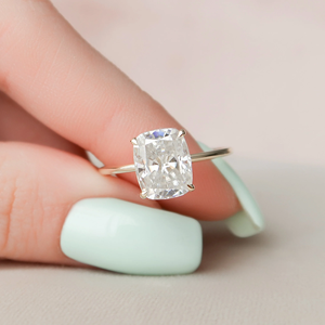 แหวนหมั้นเพชรทรงคุชชั่นชุบทอง 14K แบบคลาสสิก ประดับเพชรแล็บโกรว์ - Product Image 1