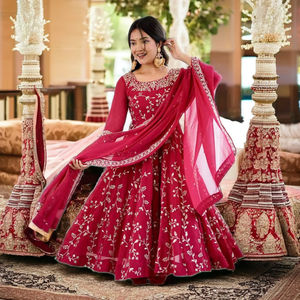 Elegante Conjunto de Traje Anarkali Bordado con Dupatta - Product Image 3