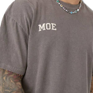 T-shirt en coton coupe slim teint en pièce avec logo imprimé sur la poitrine pour homme, idéal pour la fabrication en gros sous marque privée (OEM) - Product Image 3