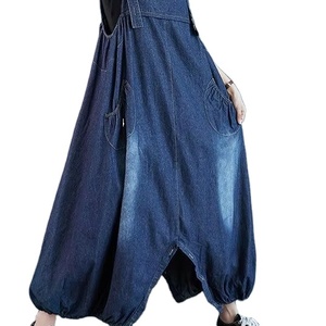 Combinaison en jean vintage tendance pour femme, décontractée et élégante, confortable pour l'automne et l'hiver, avec décoration boutonnée - Product Image 1