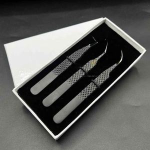 Vente en gros de nouvelles pinces à cils professionnelles à poignée diamantée avec logo personnalisé pince à cils en acier durable tout noir - Product Image 5