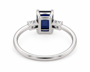 Anillo de Lujo Clásico con Tres Piedras de Zafiro Corte Esmeralda para Mujer, Oro 10K 14K 18K, Plata 925 935, Bañado en Rodio, para Boda - Product Image 4