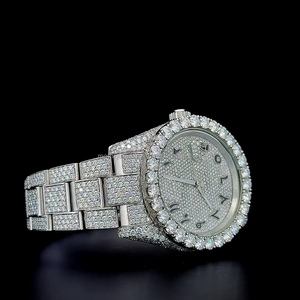 นาฬิกาอัตโนมัติขอบเพชรทรงบิ๊กพอยเตอร์ หน้าปัดแบบอารบิก สีทองคำขาว ประดับเพชรโมอิสซาไนต์ VVS น้ำหนัก 24.5 กะรัต - Product Image 4